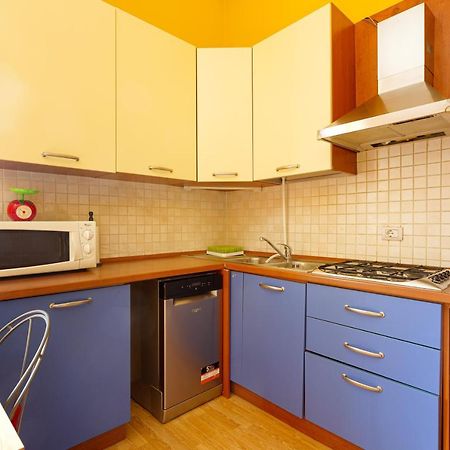 Milano Viale Umbria Colorful Apartment Exterior photo